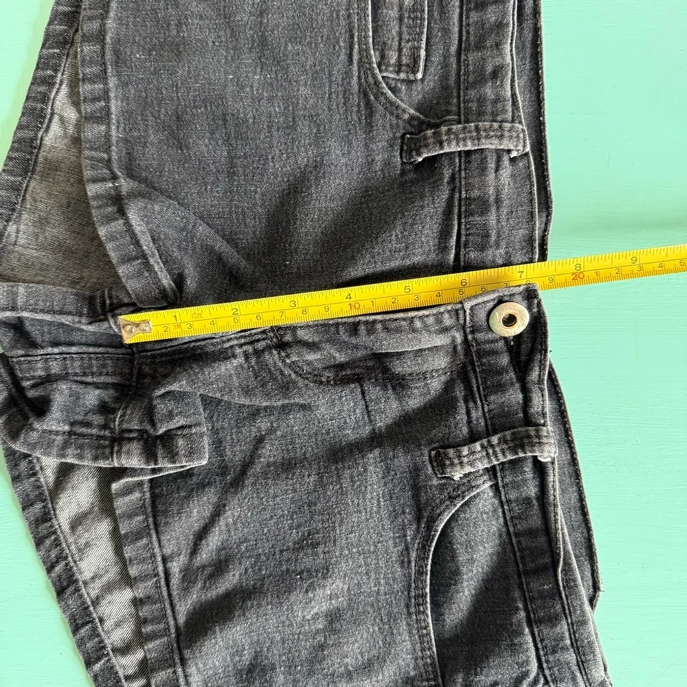 Forever 21 Black Jean Shorts Classic Style 26 - Picture 4 of 6